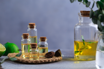 Чим відрізняються ефірні олії від жирних?